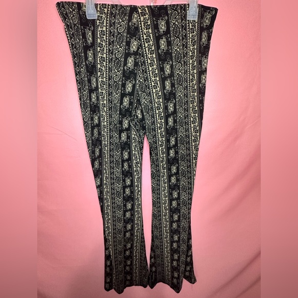 Daily Specials Pants - Daily Specials Elephant Leggings